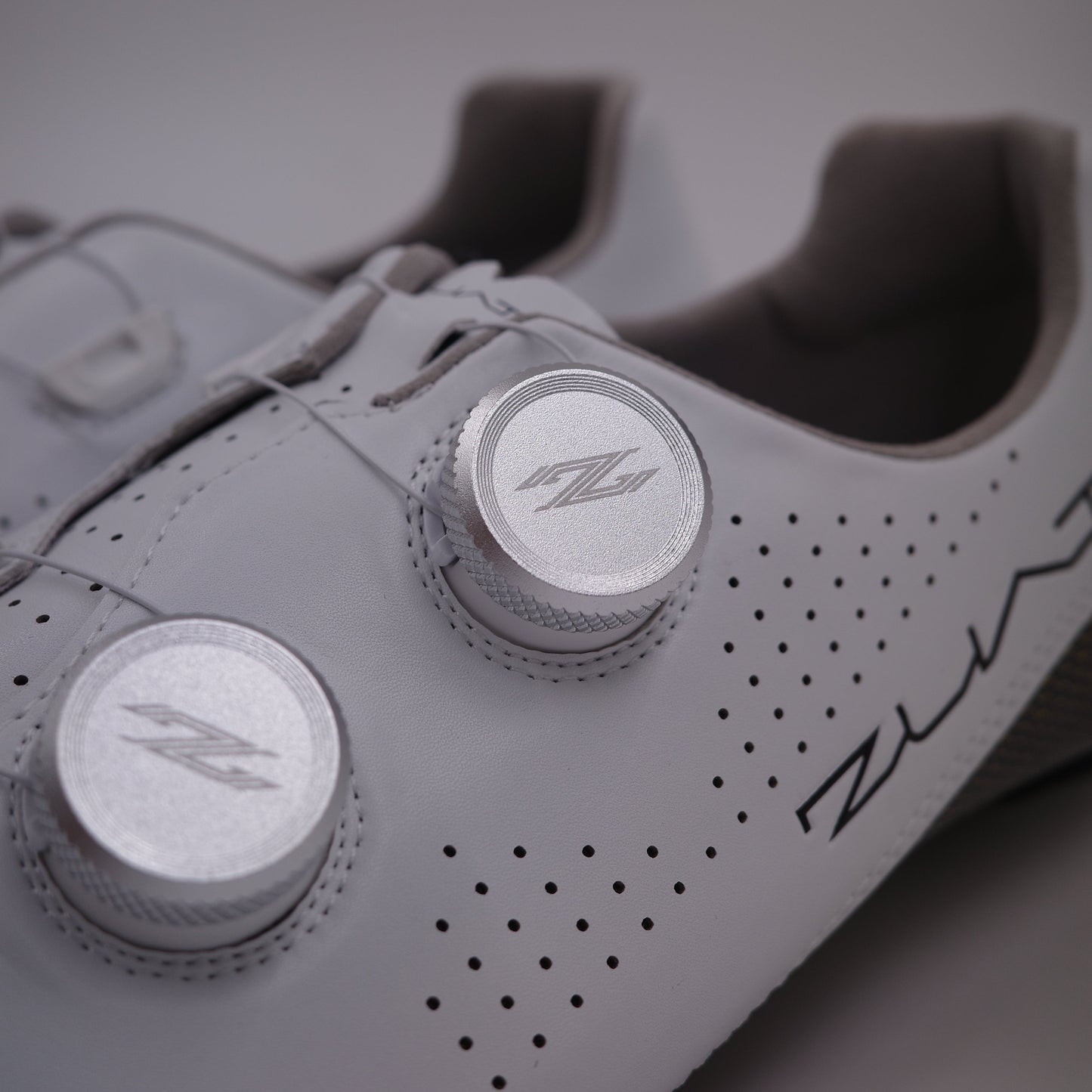 Zuatu Z001 PRO - White/White - Silver Dial - Cycling Shoe