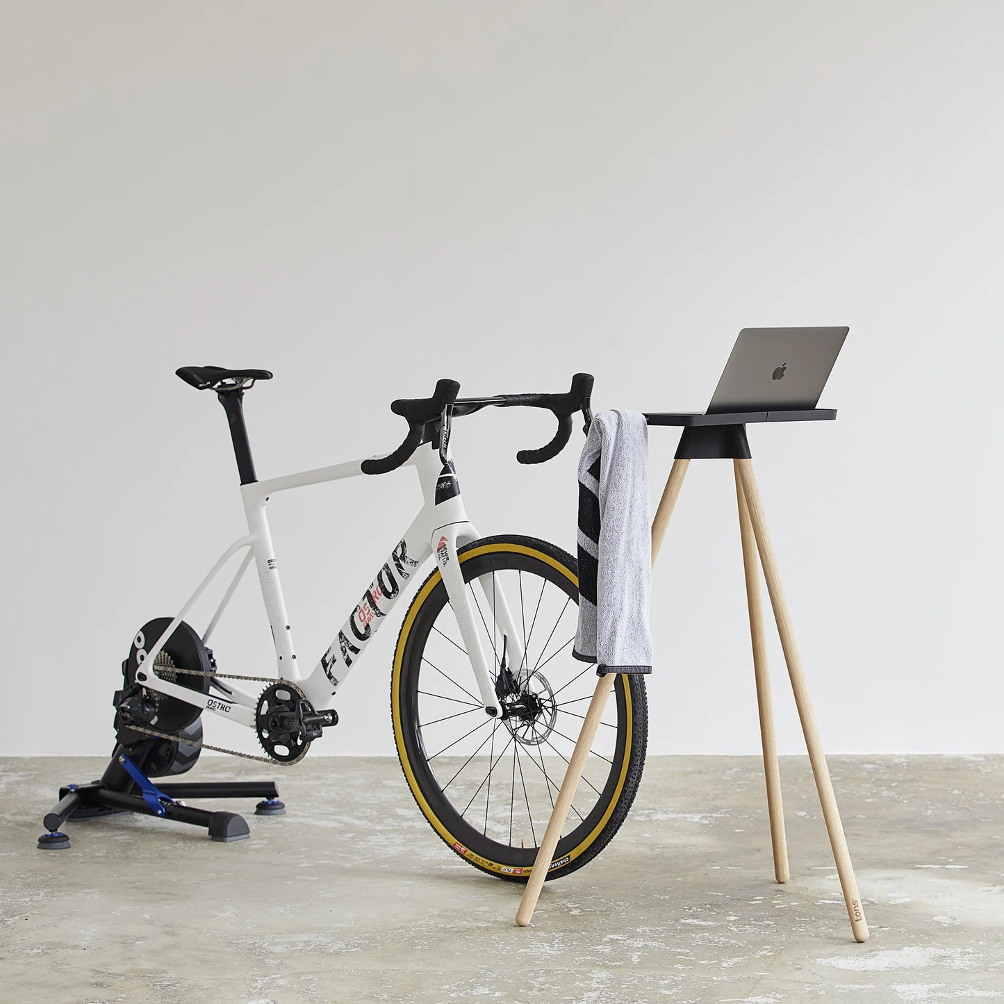 TONS Laptop Race Table (Phone + Towel + Bottle Holders)